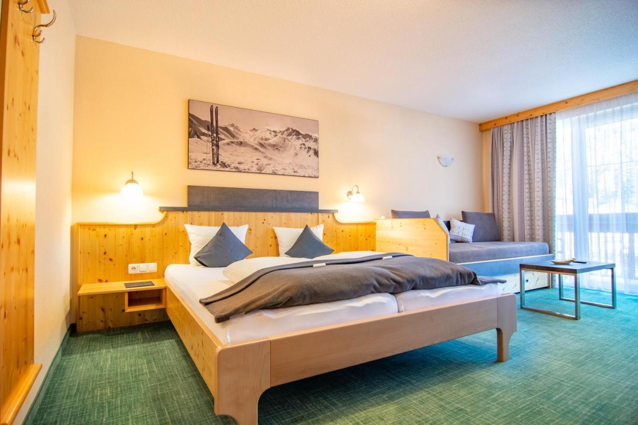 Hotel Garni Alpenhof Ischgl Eksteriør billede