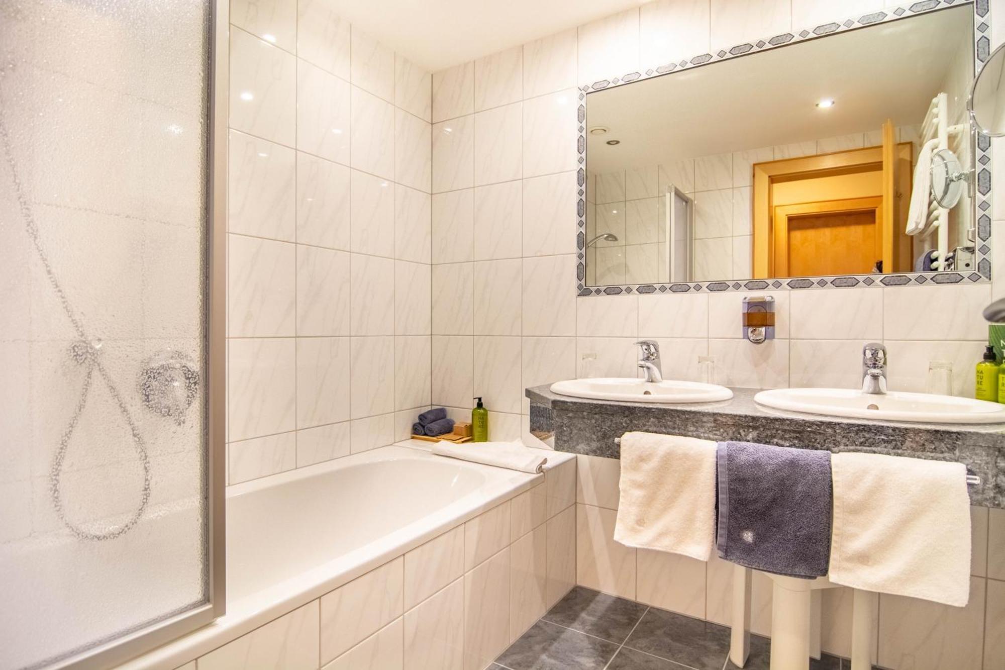 Hotel Garni Alpenhof Ischgl Eksteriør billede