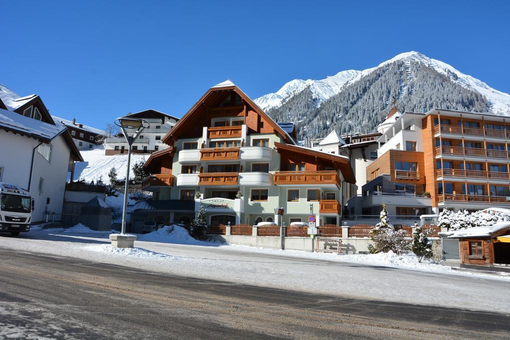 Hotel Garni Alpenhof Ischgl Eksteriør billede